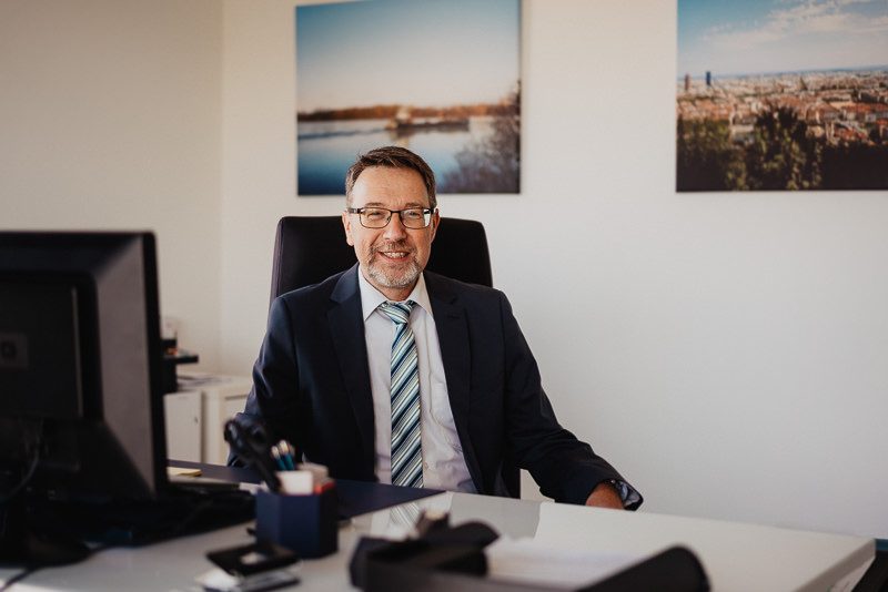AT-media-fmh-web-0004 Spezialisierungen – Arbeitsrecht, Wirtschaftsrecht und mehr